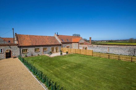 Pentney Barn, Holt