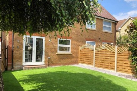 3 Bedroom 5 Bed House nr London in Hemel Hempstead