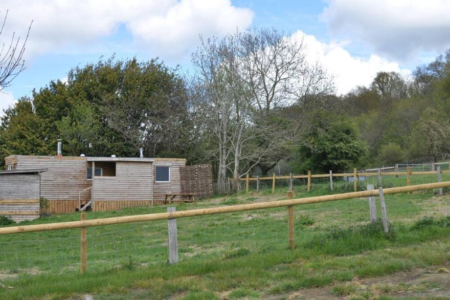 Cosy And Rural Lodge At Goldhill Glamping