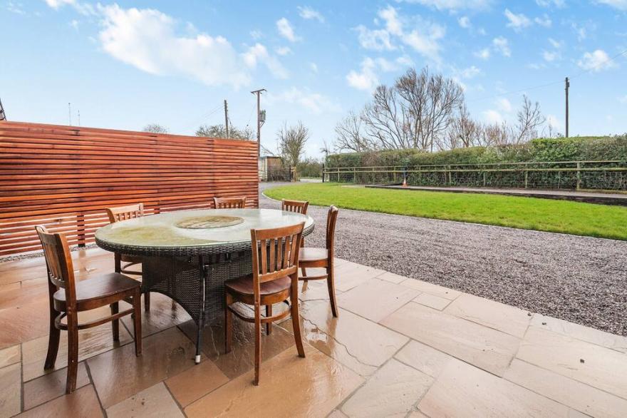 2 bedroom accommodation in Clevedon