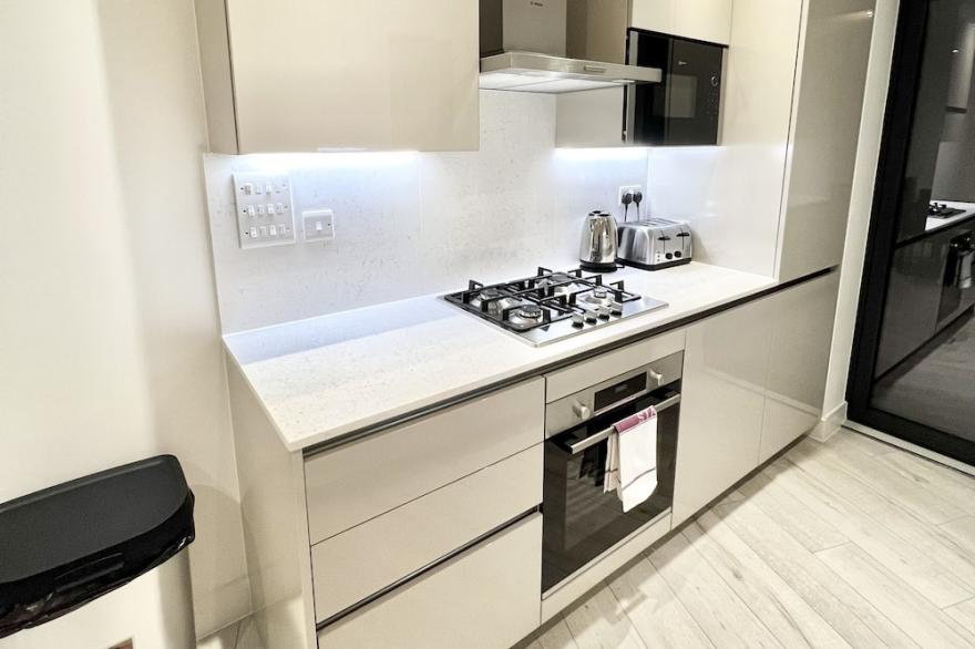 Three Bedroom Luxury Apartment with Garden