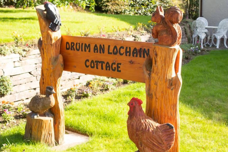 Druim An Lochain Cottage - Farmstay In The Cairngorms