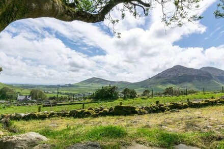 Maes y Llan in Caernarfon