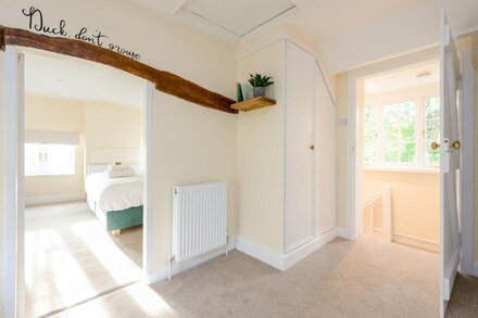 Charming New Forest Cottage. Sleeps 4. Minutes from the New Forest and ocean