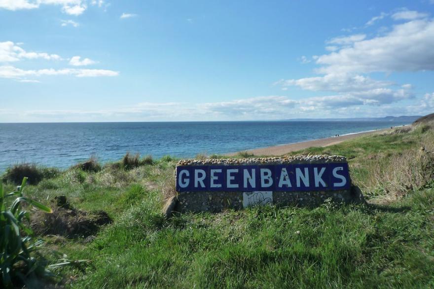Private detached cottage to rent on Chesil Beach