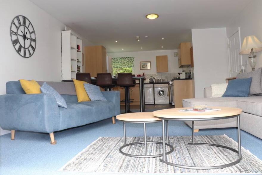 The Grange - ground floor apartment (Pet Friendly £)