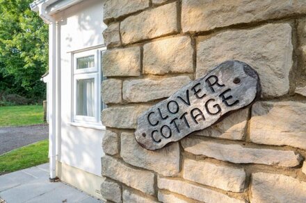 Clover Cottage - Two Bedroom House, Sleeps 4