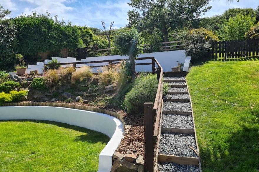 Templeton - Four Bedroom House, Sleeps 8