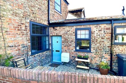 Quiet cottage, just a short walk from the historic city centre of York.