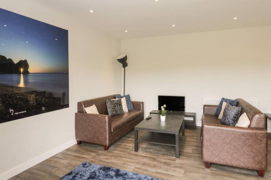 DIRDALE, pet friendly, with a garden in Weymouth