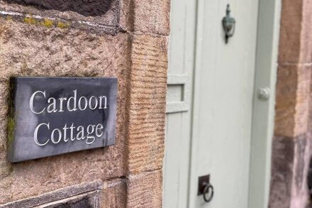 Charming Cardoon Cottage in beautiful village