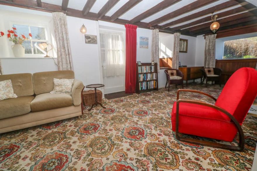 LEWCOTT, family friendly, character holiday cottage in Sennen Cove