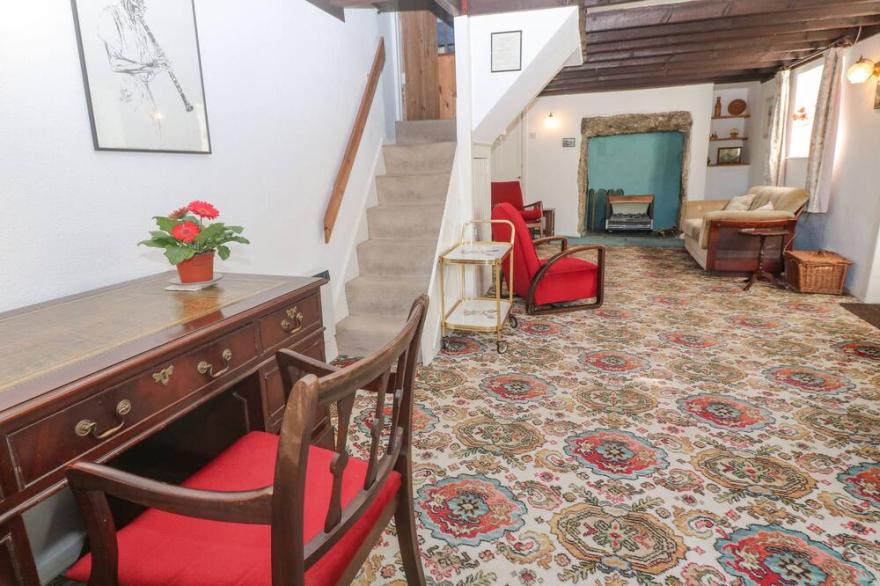 LEWCOTT, family friendly, character holiday cottage in Sennen Cove