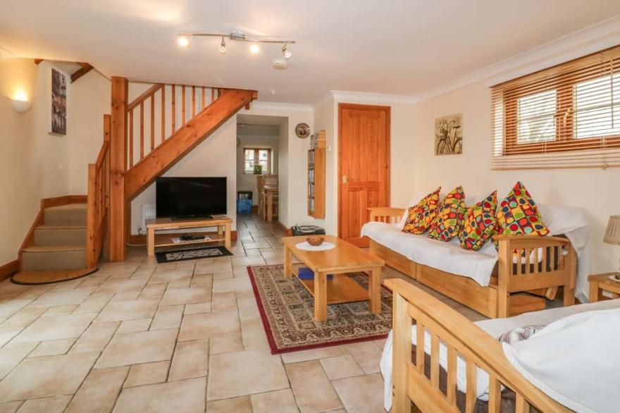 THE COACH HOUSE, family friendly, with a garden in Goonhavern