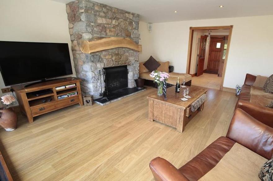 Glebe Farm - Four Bedroom House, Sleeps 8
