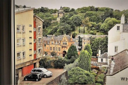 Boutique Apartment on Royal Mile - Sleeps 4