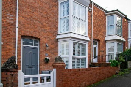 Oakland House in the beautiful Mumbles