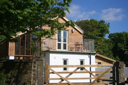 Luxury child and baby friendly rural retreat. Close to Porthleven and St Ives