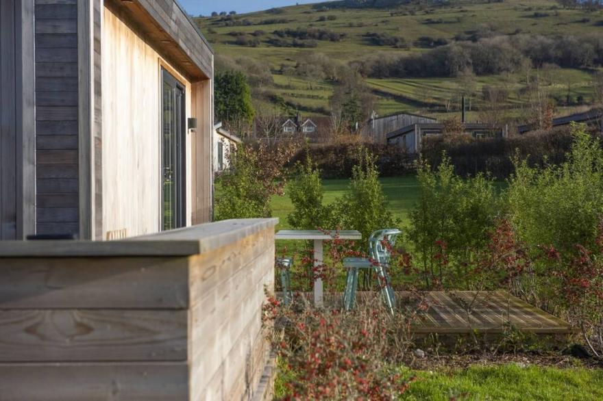 Honeyhurst, Strawberryfield Park -  a lodge that sleeps 4 guests  in 2 bedrooms