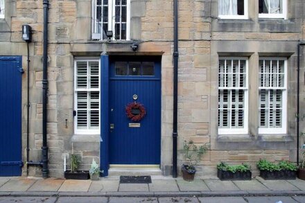 Quiet Ground Floor Mews Flat and parking