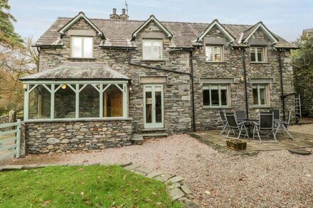 SCANDALE BRIDGE COTTAGE, family friendly, with a garden in Ambleside