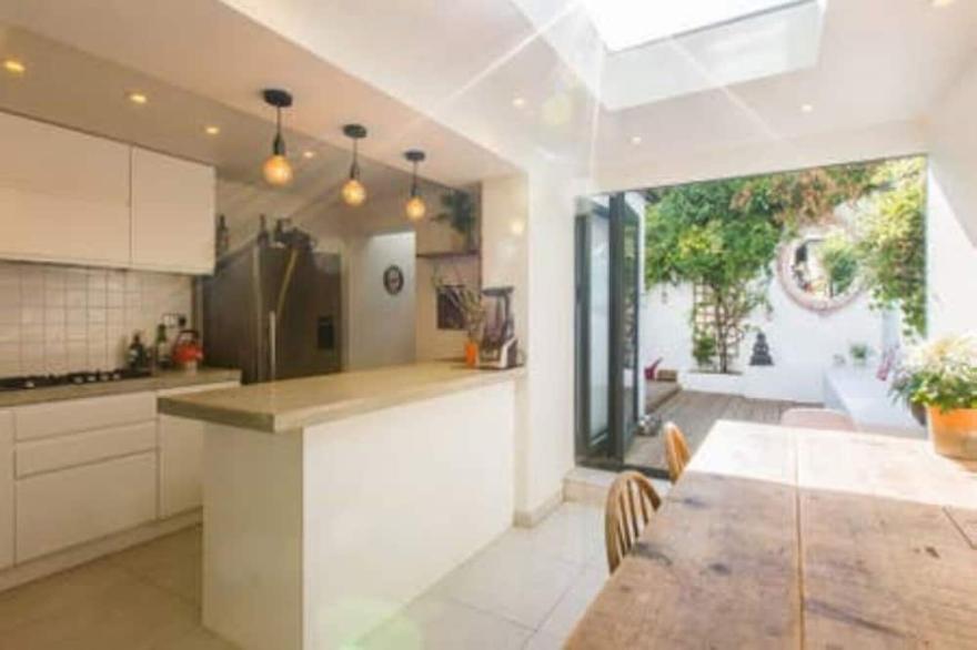 Luxury 4BDR cottage right in the heart of Brighton