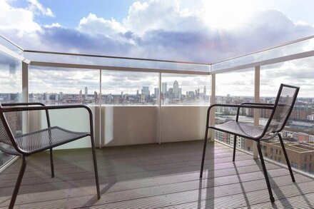 Amazing East London 3 Bedroom Apartment with London Views