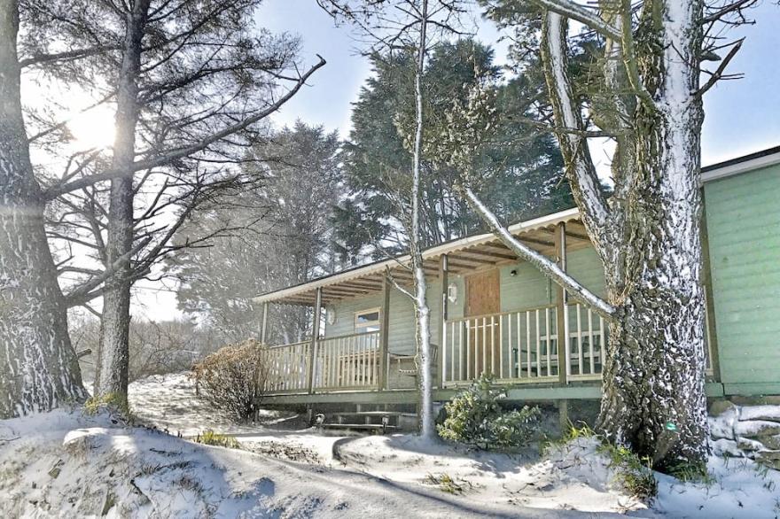 Luxury Scandi Cabin On A Hill, With Stunning Views Across Cornwall >NEAR ST IVES