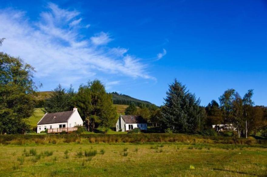 Larch Cottage, Country Location Near Dunoon, Pet Friendly Sleeps 6, Visit Scotland 4 Star