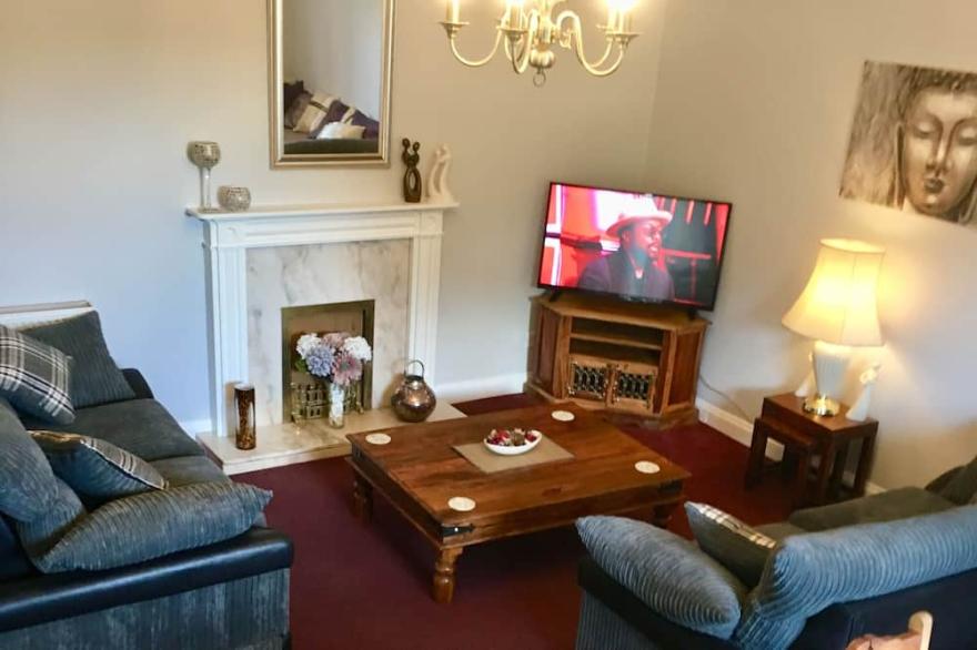 BUDGET ACCOMMODATION MINS FROM JUNCTION 30M1 FREE PARKING.  Chesterfield