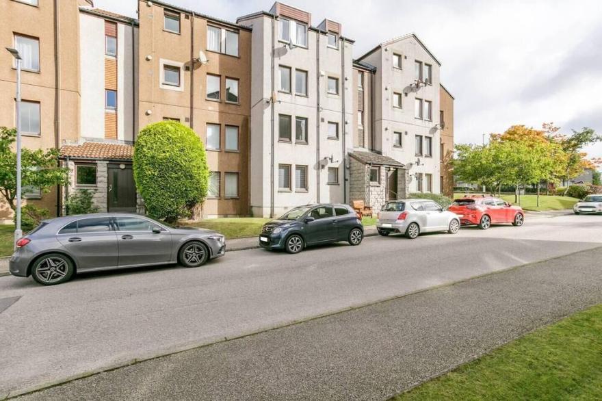The Summit Apartment - Perfect Short or Long stay