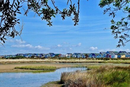 Luxury Dorset coast accommodation with hot tub in a great location