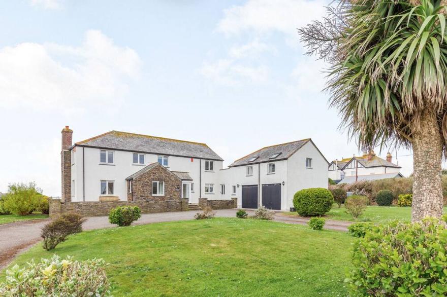 PENHALLICK HOUSE, Pet Friendly, With A Garden In Tintagel