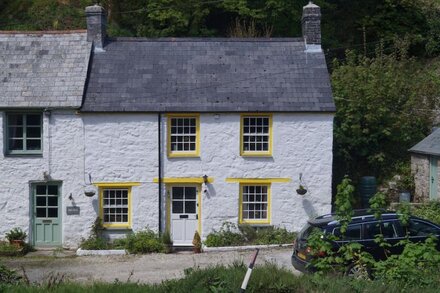 Charming Grade II listed cottage located in a hamlet- pet and child friendly