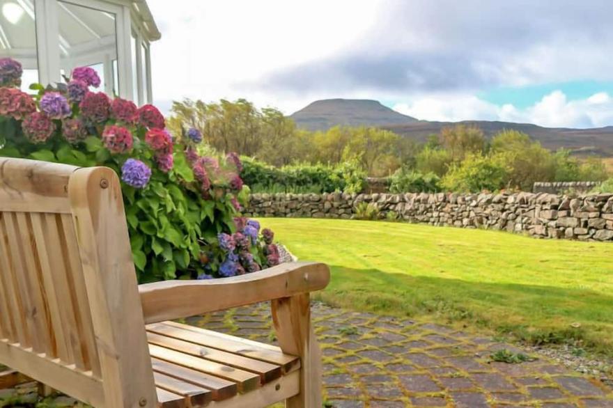 Vacation Home Dunvegan House In North Skye - 12 Persons, 6 Bedrooms