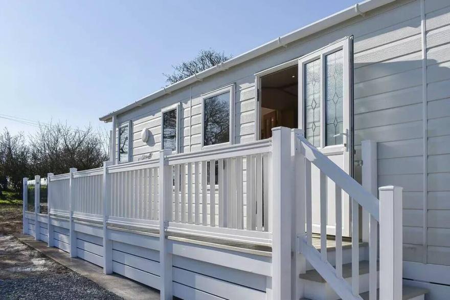 2 bedroom accommodation in Pwllheli