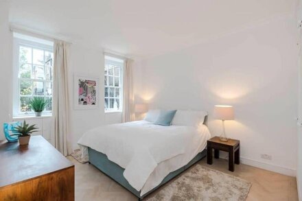 Bright and Leafy 1 Bedroom Flat in the Heart of Chelsea