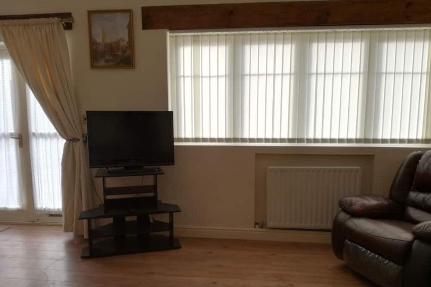 Rural Lincolnshire village Friskney with great links, close to Skegness
