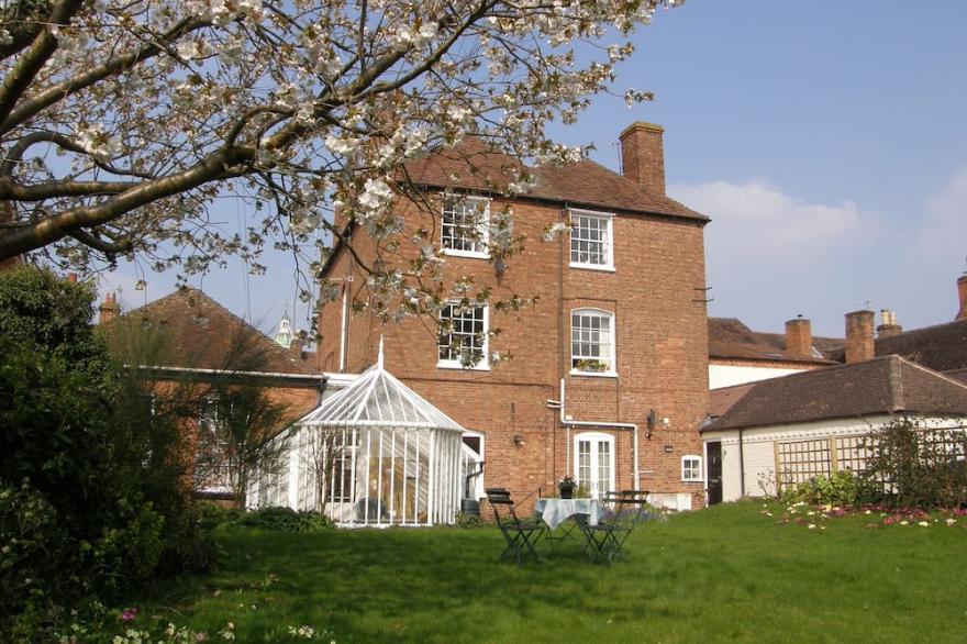 Historic apartment between the Cotswolds and the Malvern Hills.