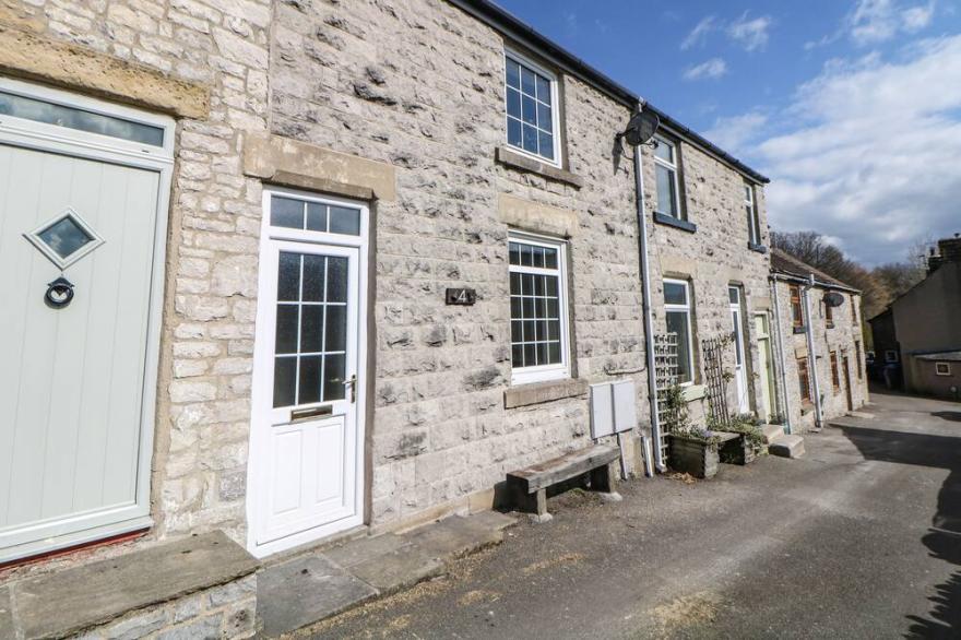 4 ALMA ROAD, pet friendly, with open fire in Tideswell