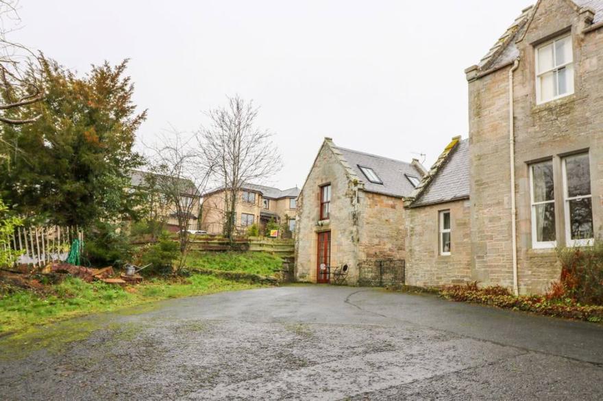 ALLERTON HOUSE STABLES, pet friendly, with a garden in Jedburgh