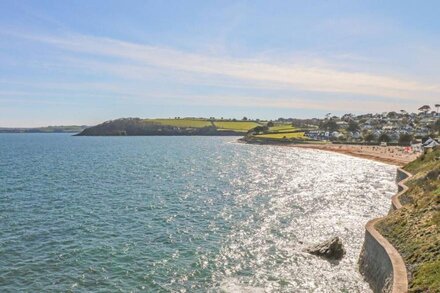 PUGWASH COTTAGE, pet friendly, character holiday cottage in Falmouth