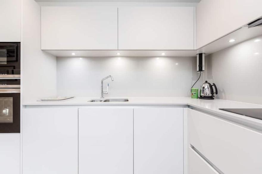 Stunning new 2BR 2BR flat in Waterloo