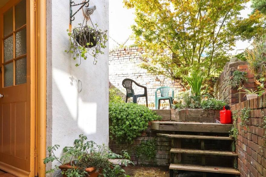 Charming Southville House with Garden