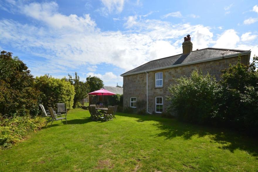 Southford Farm -  A House That Sleeps 10 Guests  In 5 Bedrooms