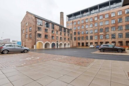 Beautiful 2 Bed Apartment in a Converted Mill