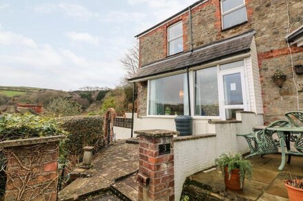 YONDA, pet friendly, character holiday cottage in Ilfracombe