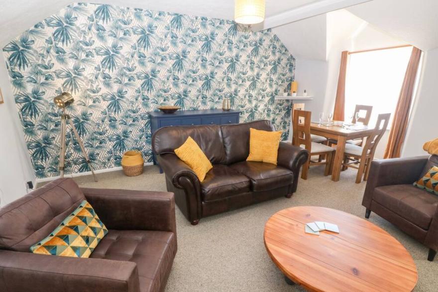 MEDICAL HALL, Country Holiday Cottage In Cemaes Bay