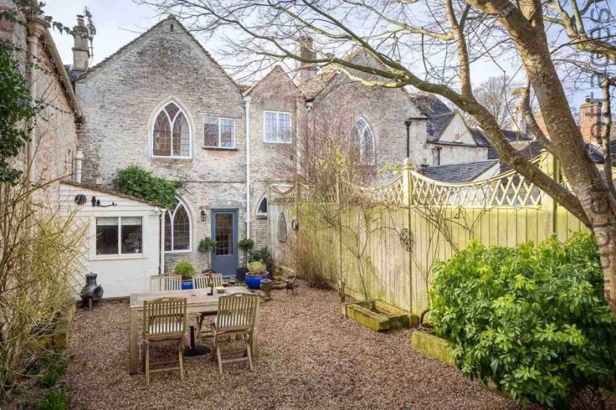 LITTLE CULVER, pet friendly, with open fire in Minchinhampton