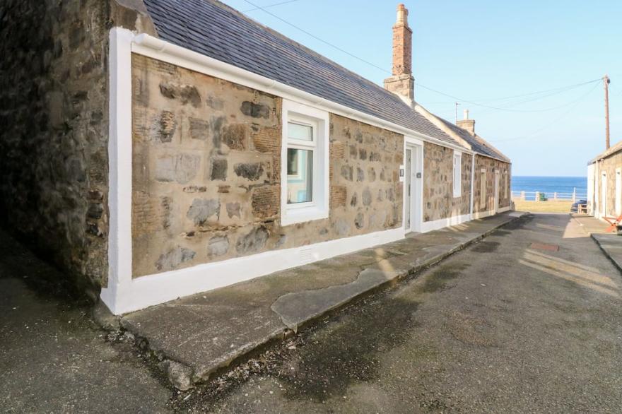 SEASPRAY COTTAGE, Pet Friendly, Country Holiday Cottage In Buckie